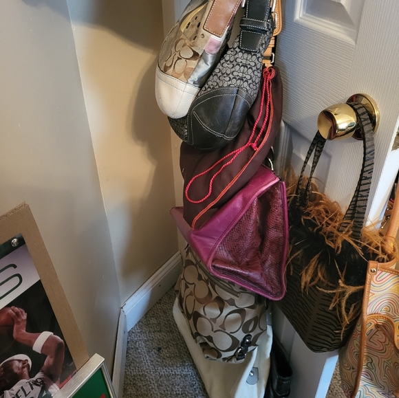 Random Bag Bash 🦈🙂 - Picture 5 of 9